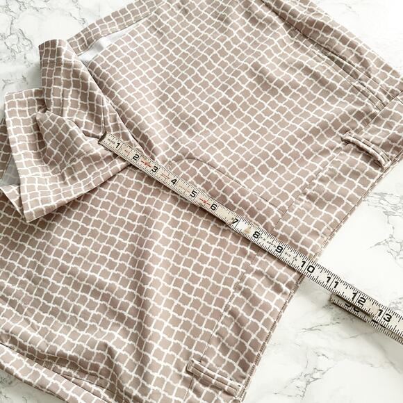 Spanx Sunshine Shorts UPF 50 4” Inseam Tan & White Shorts Women's Size Large NEW - Picture 9 of 10